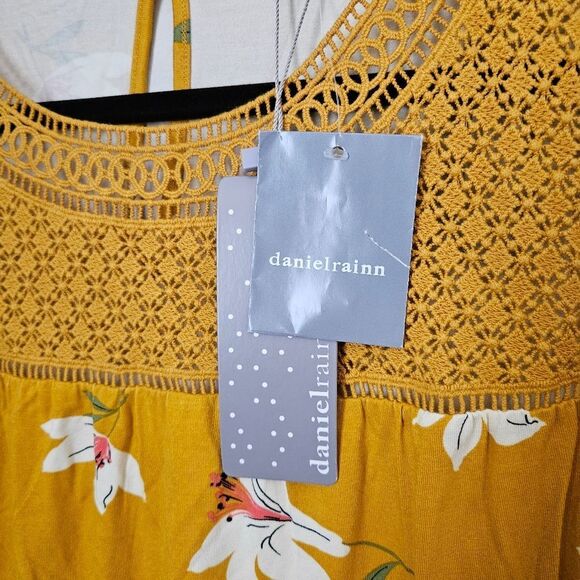 Floral Sleeveless Top - Mustard - Picture 8 of 9